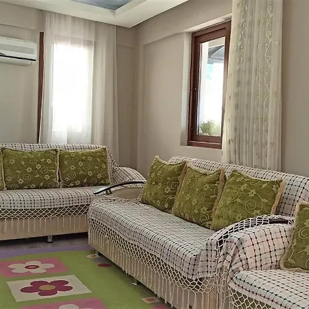 Central 2 Bedroom House With A Lovely Terrace And A Calming View In