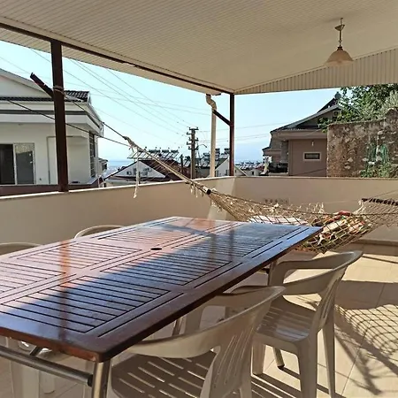 Central 2 Bedroom House With A Lovely Terrace And A Calming View In